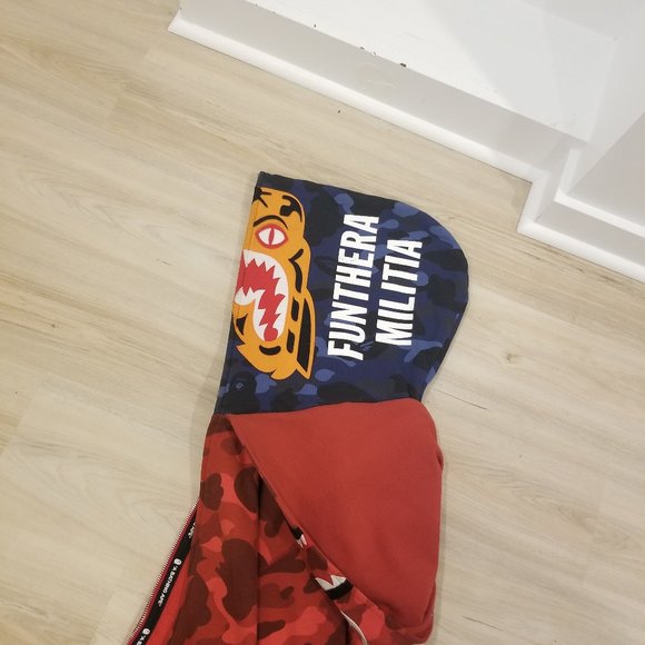 BAPE Color Camo Tiger Shark Wide Full Zip Double Hoodie Red - Picture 3 of 5